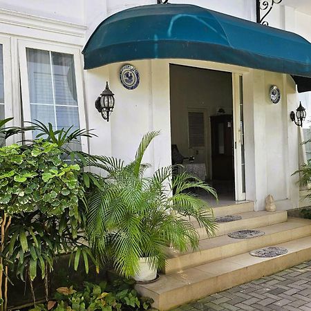 Surokarsan 9 House Yogyakarta Hotel Ngoại thất bức ảnh