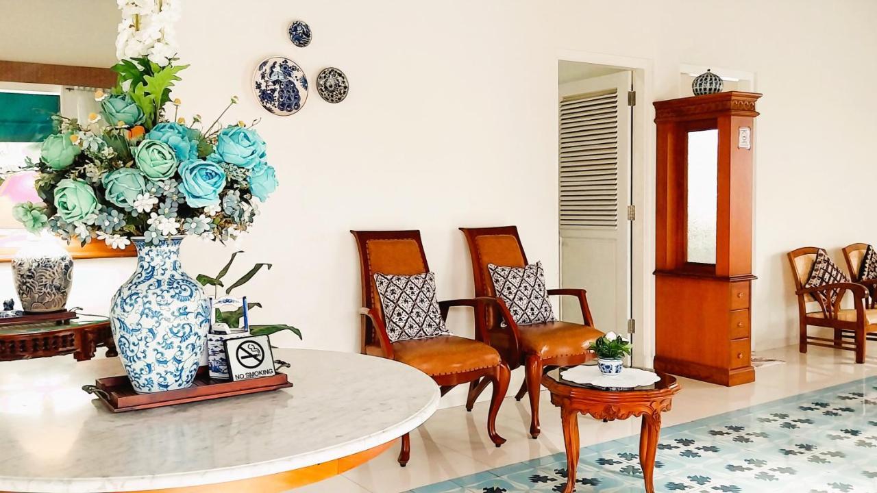 Surokarsan 9 House Yogyakarta Hotel Ngoại thất bức ảnh