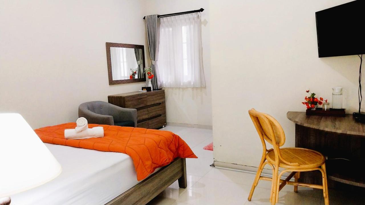Surokarsan 9 House Yogyakarta Hotel Ngoại thất bức ảnh