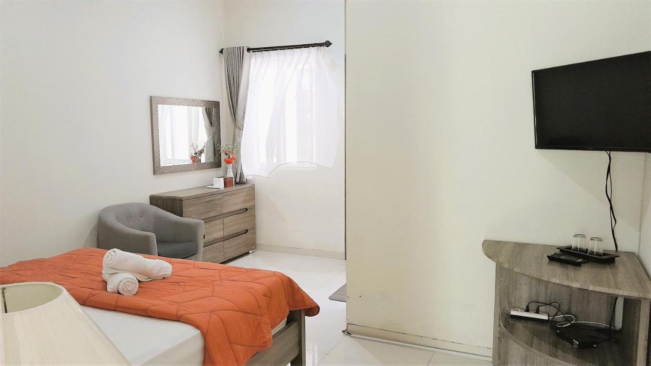 Surokarsan 9 House Yogyakarta Hotel Ngoại thất bức ảnh