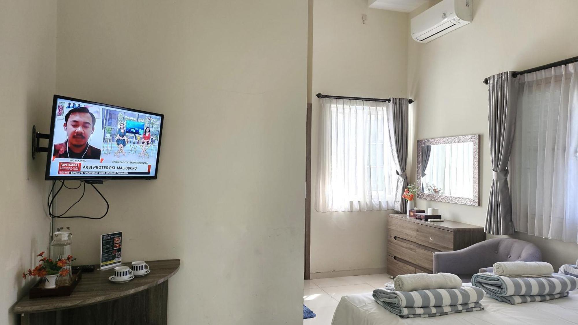 Surokarsan 9 House Yogyakarta Hotel Phòng bức ảnh