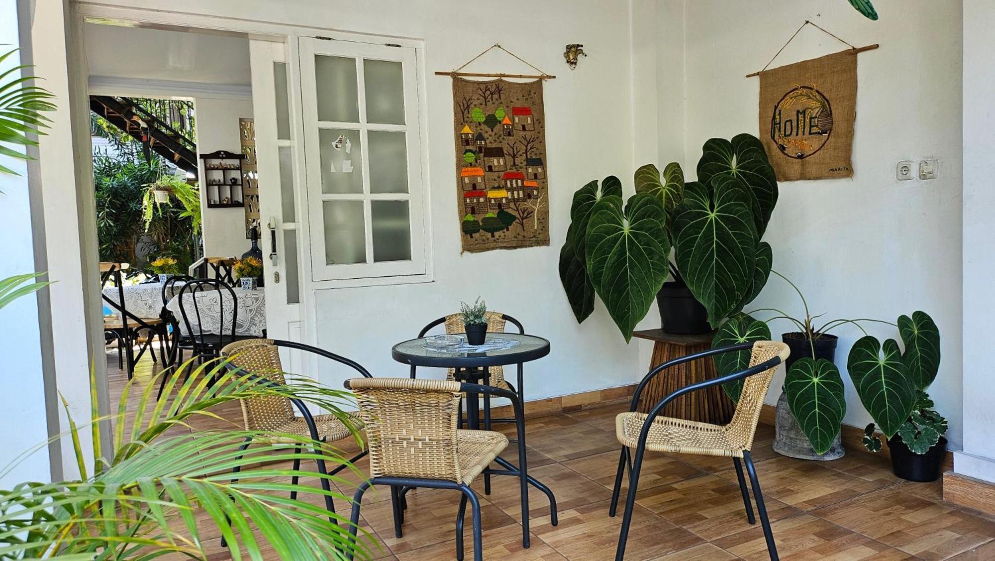 Surokarsan 9 House Yogyakarta Hotel Ngoại thất bức ảnh