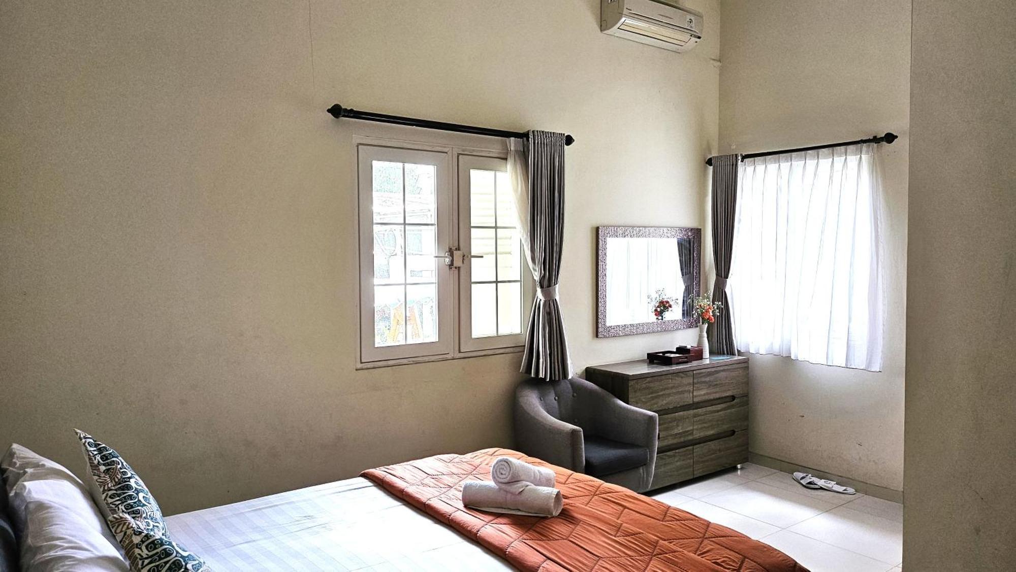Surokarsan 9 House Yogyakarta Hotel Ngoại thất bức ảnh