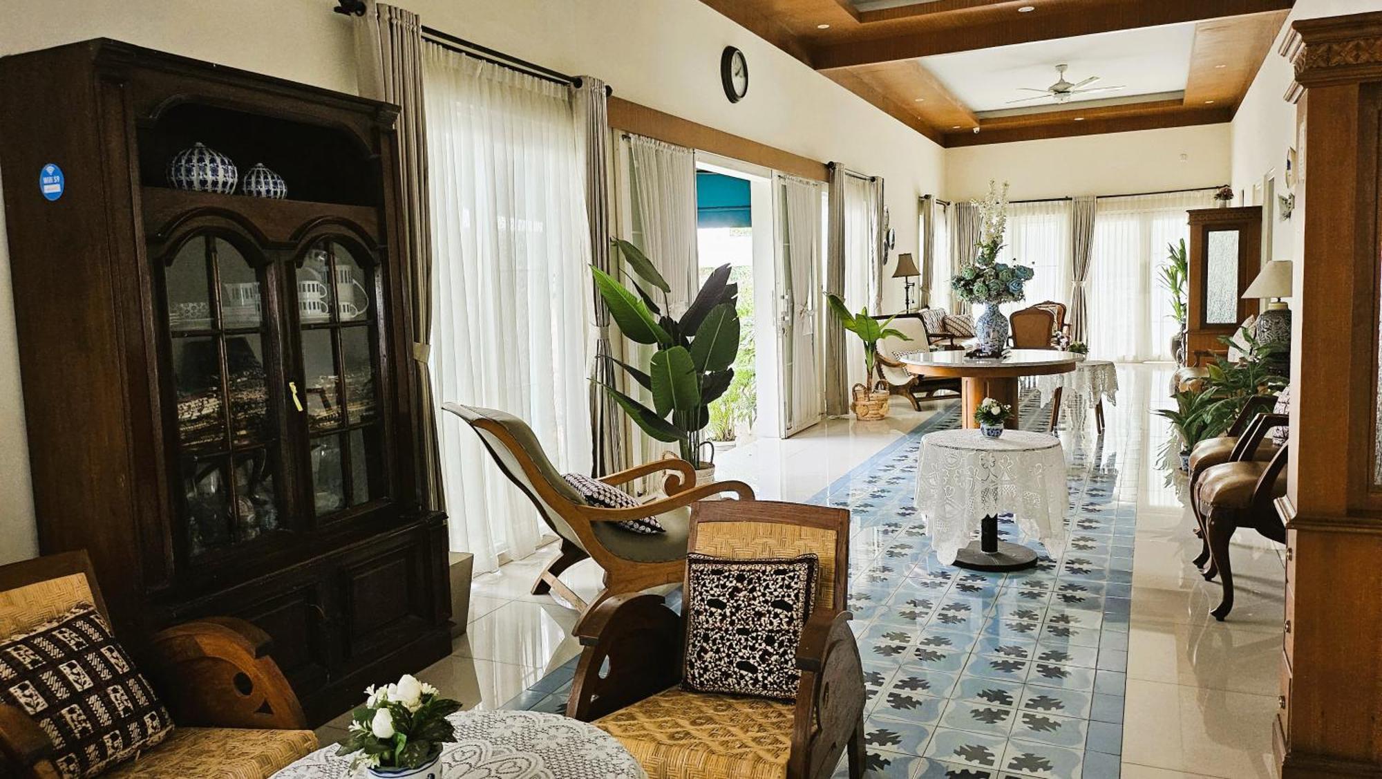 Surokarsan 9 House Yogyakarta Hotel Ngoại thất bức ảnh