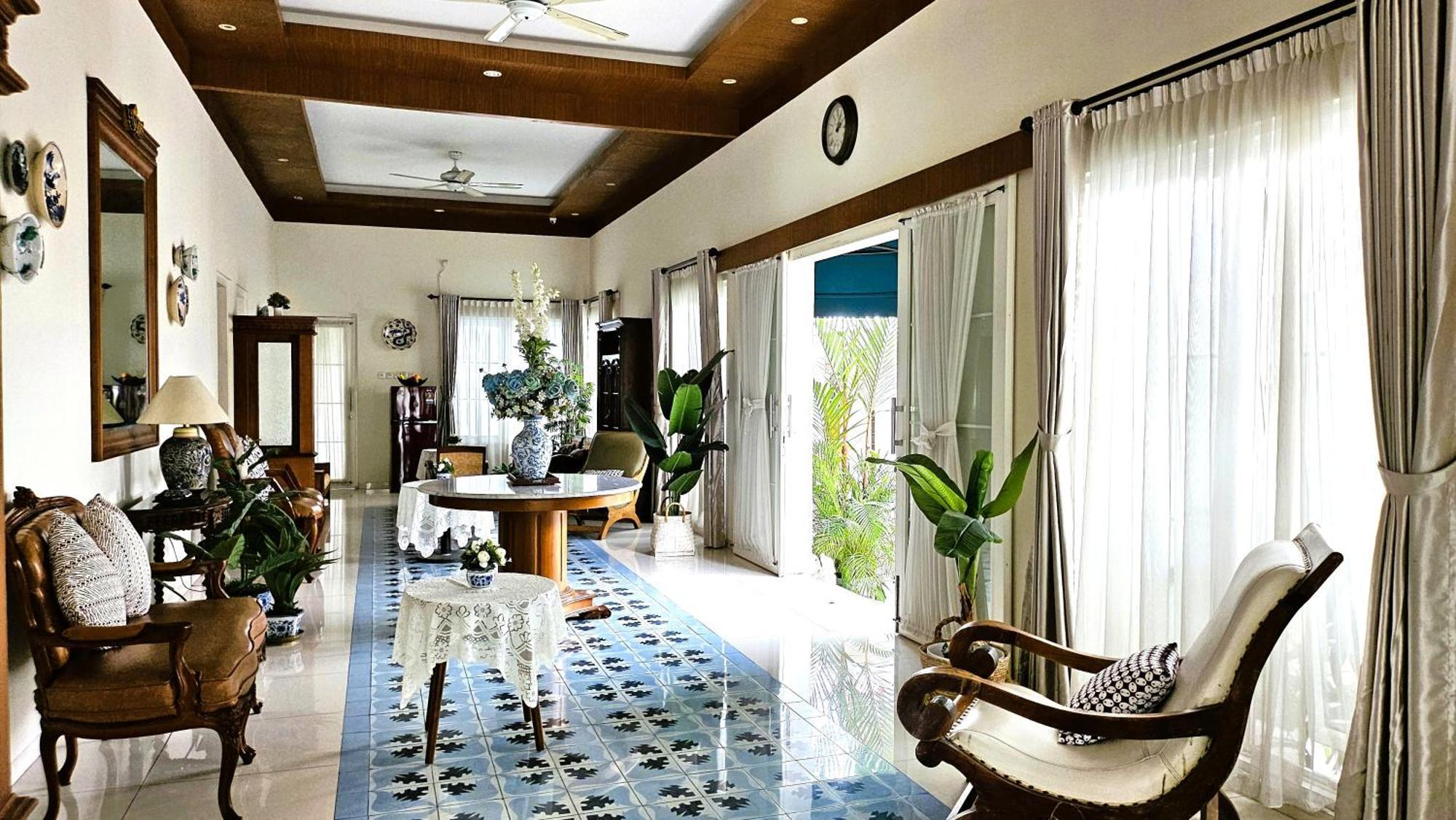 Surokarsan 9 House Yogyakarta Hotel Ngoại thất bức ảnh
