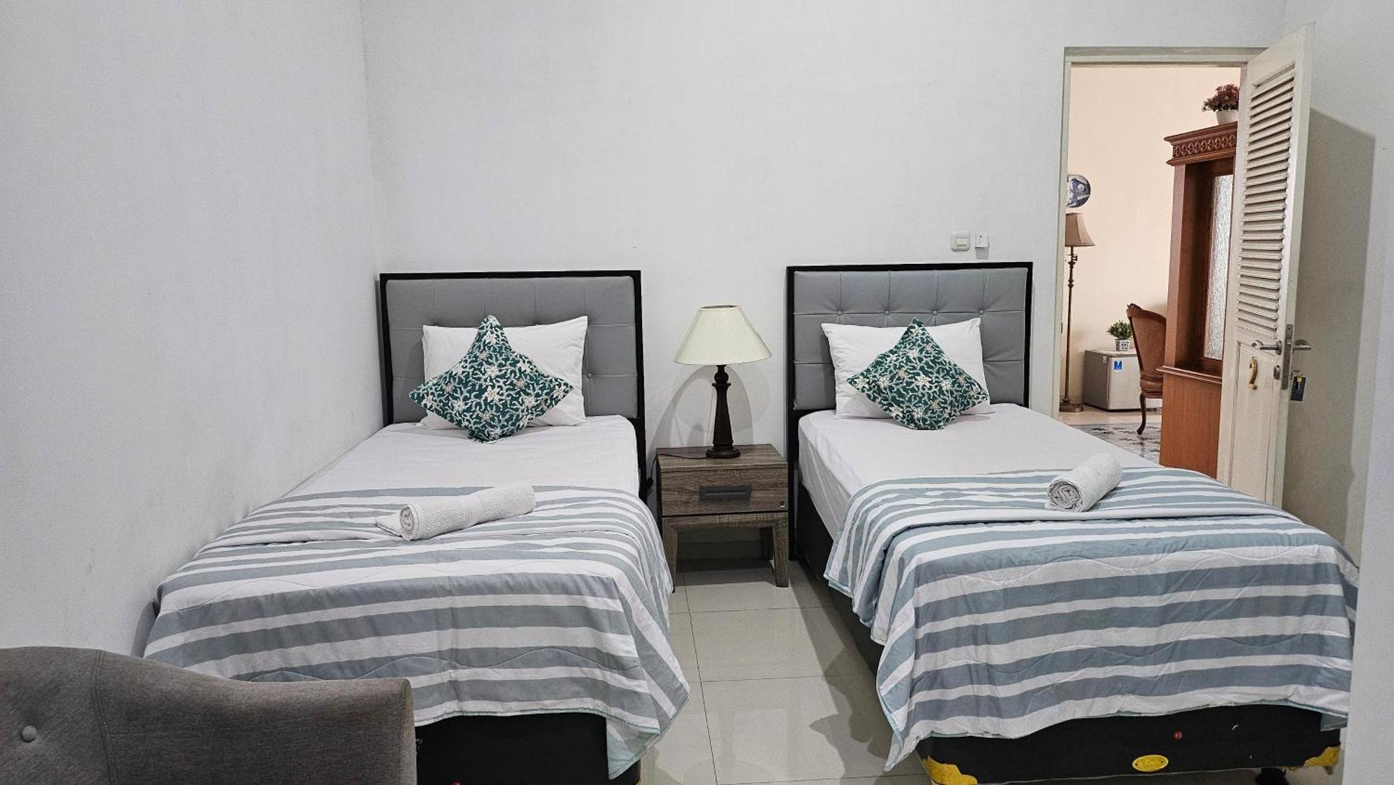Surokarsan 9 House Yogyakarta Hotel Ngoại thất bức ảnh
