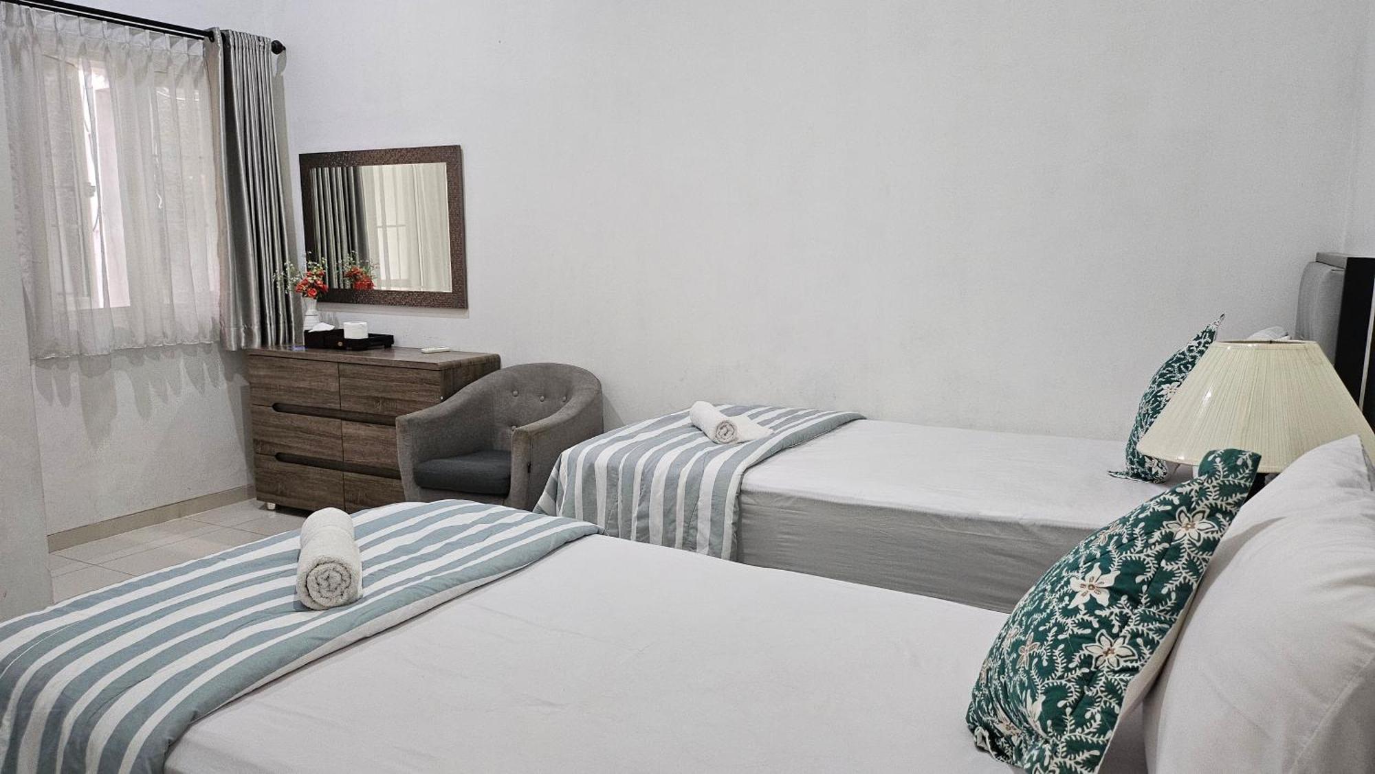 Surokarsan 9 House Yogyakarta Hotel Ngoại thất bức ảnh